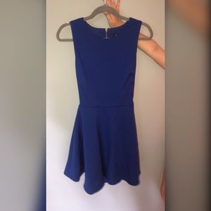 Short formal dress, LuLu’s, fitted to size small